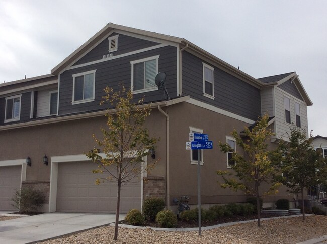 Building Photo - Spacious 4-Bedroom Townhouse Oasis in West Valley City!