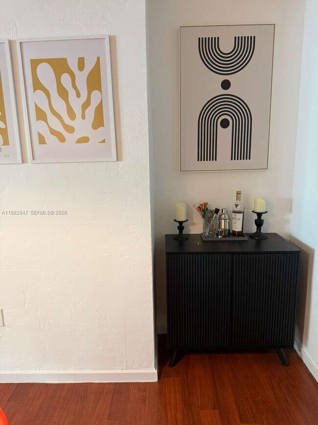 Building Photo - 901 Meridian Ave