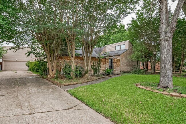 Building Photo - 2107 Shadowbriar Dr