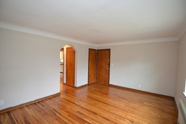 Building Photo - 6834 Park Ave