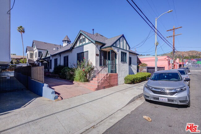 Foto del edificio - 1447 N Vista St