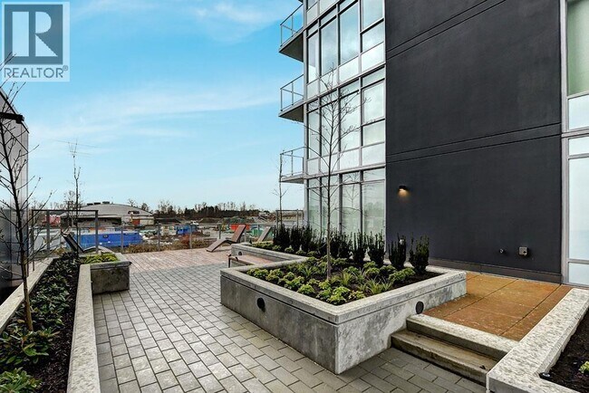 Building Photo - 3581 E Kent Avenue N