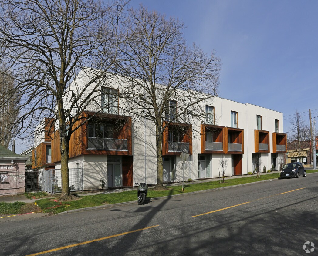 Building Photo - Twelve Point Five Condominiums