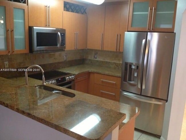 Foto del edificio - 6104 NW 114th Pl