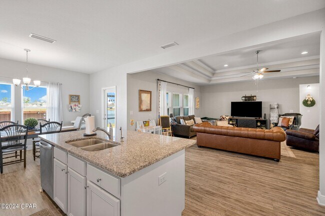 Foto del edificio - 317 Highbrook Rd