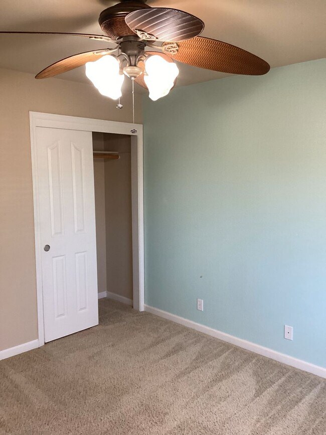 Foto del edificio - 8 Phyllis Ct