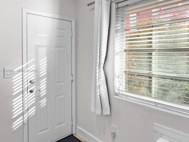 Foto del edificio - 1227 Euclid Ave