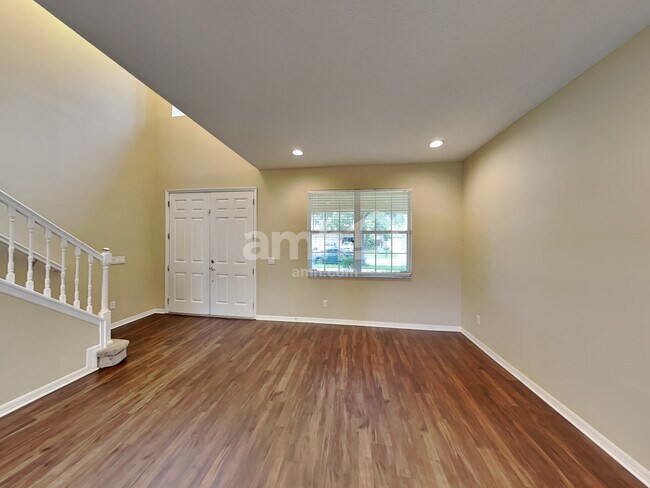Building Photo - 11445 Dutch Iris Drive