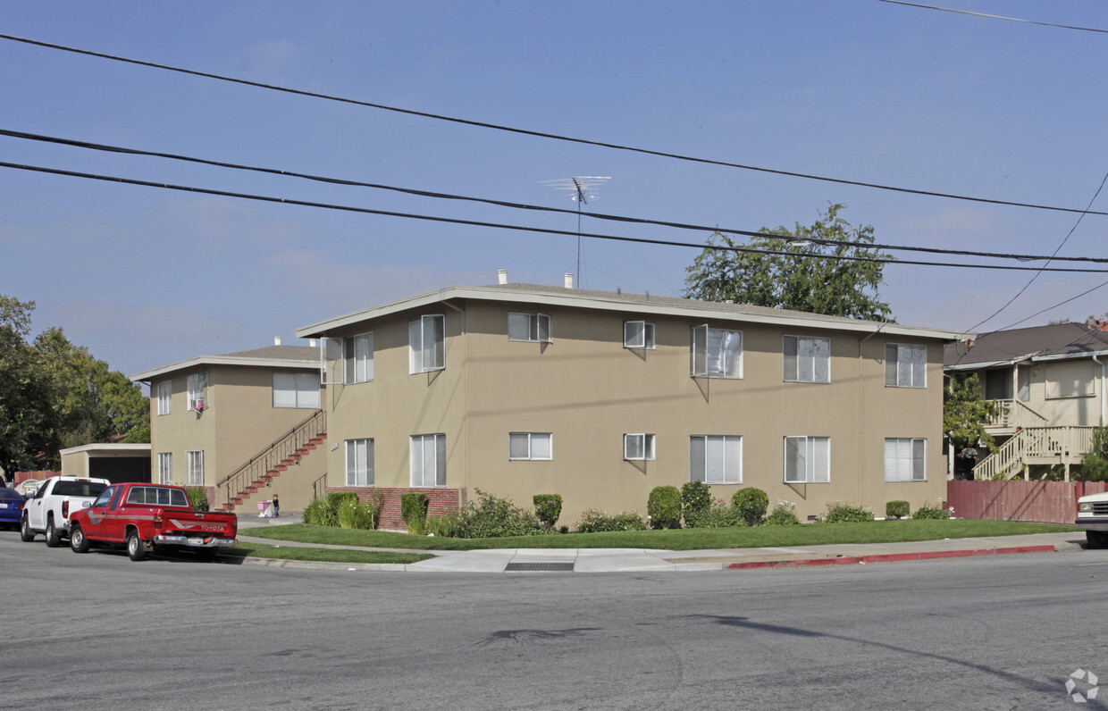Primary Photo - 295 E Younger Ave