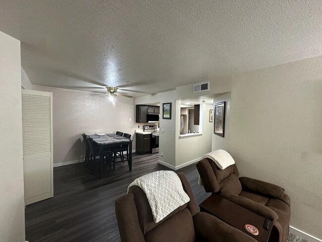 Building Photo - 3550 Bay Sands Dr