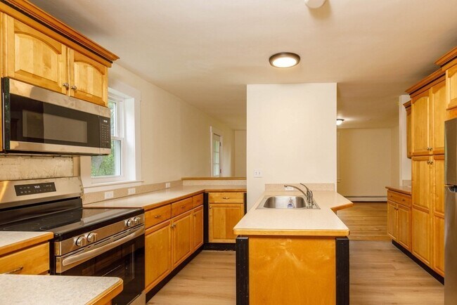 Foto del edificio - 365-367-367 Princeton Rd