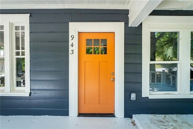 Photo - 943 Rose Cir SW House