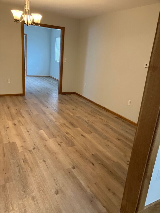 Building Photo - 3 Bedroom 2 bath house in Newberg