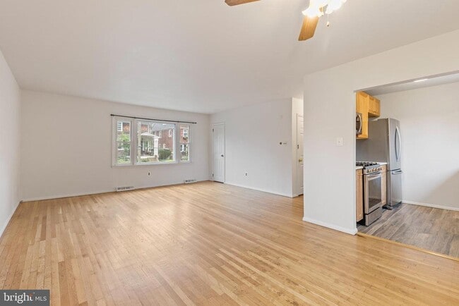 Building Photo - 209 Hillside Ave
