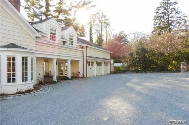 Building Photo - 384 Oyster Bay Road