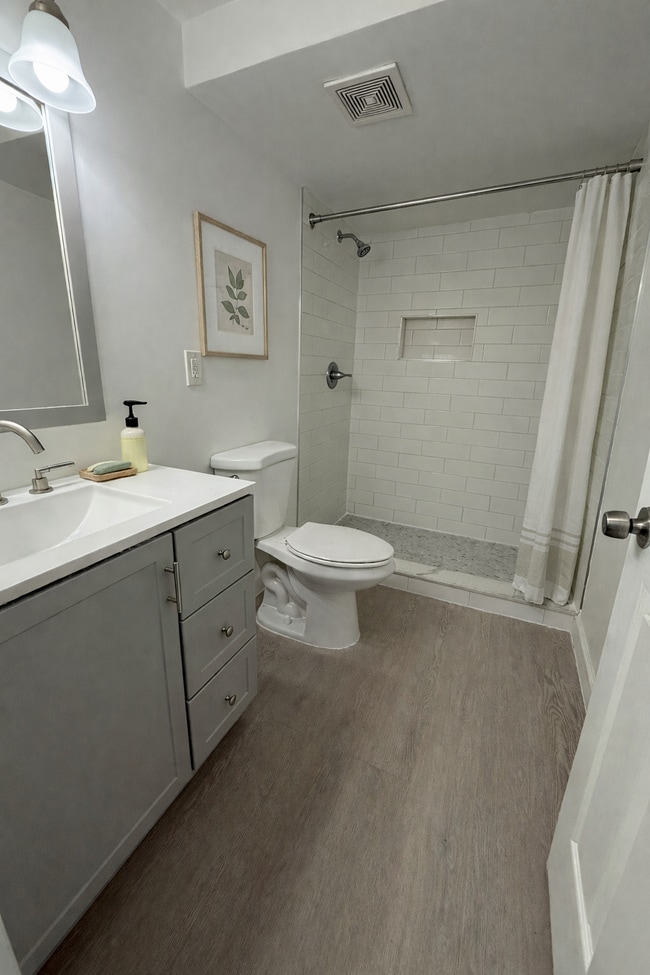 Foto del edificio - 336 W 18th St