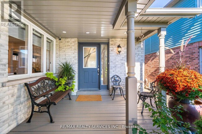 Building Photo - 5749 Greensboro Dr