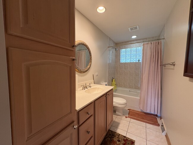 Building Photo - 260 N St Marys Rd