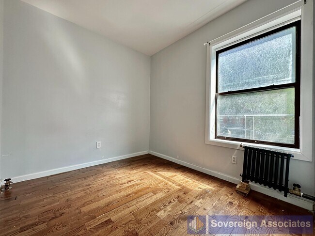 Foto del edificio - 518 W 204th St