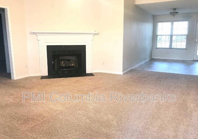 Building Photo - 1220 Parliament Lake Dr