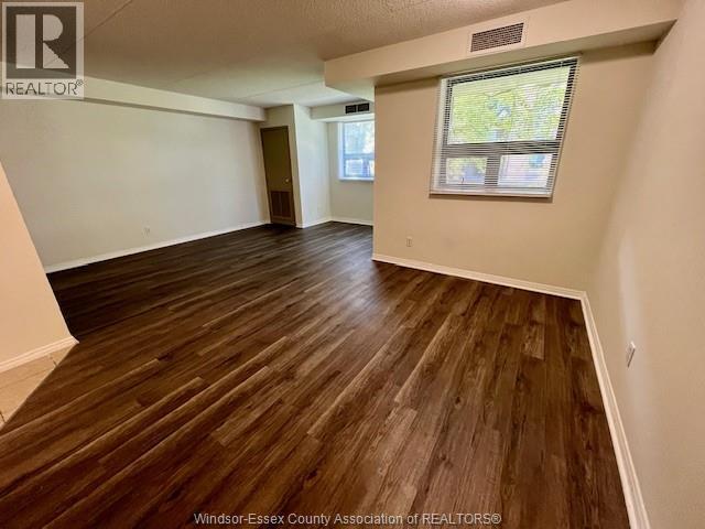 Building Photo - 1160 Lauzon Rd