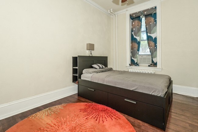 Interior Photo - 422 W Chelten Ave