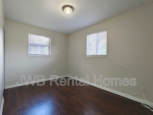 Building Photo - 6812 Jack Horner Ln