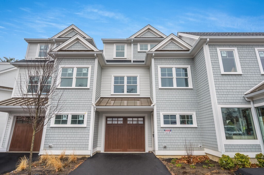 Foto principal - 451 Essex St