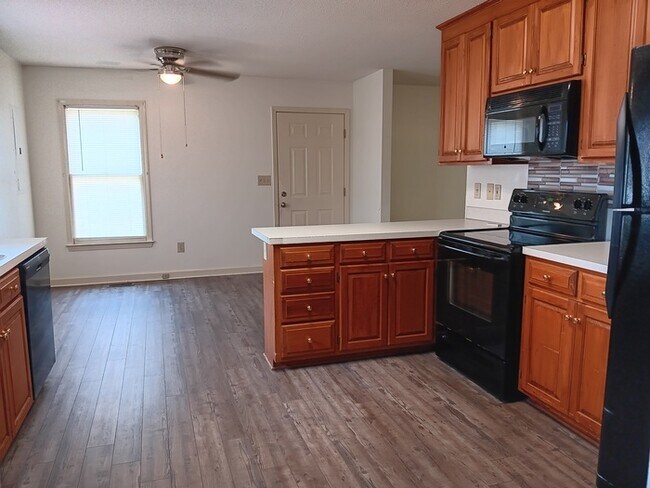 Foto del edificio - 1512 Oakshade Ave