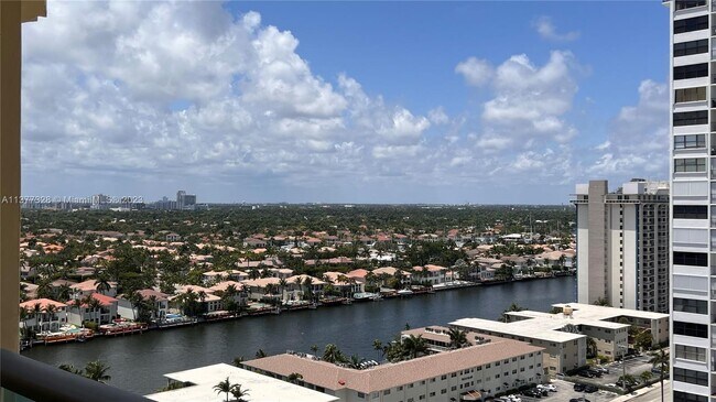 Foto del edificio - 2501 S Ocean Dr