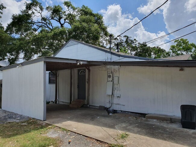 Building Photo - 1272 Pecan St