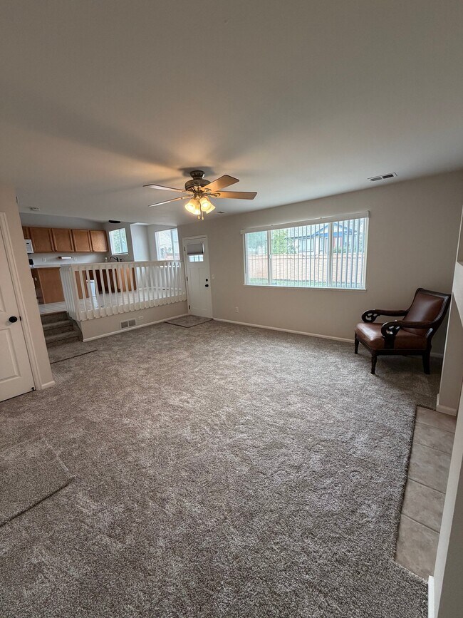 Foto del edificio - 5843 Butterfield Dr