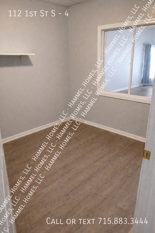 Foto del edificio - 112 1st St S