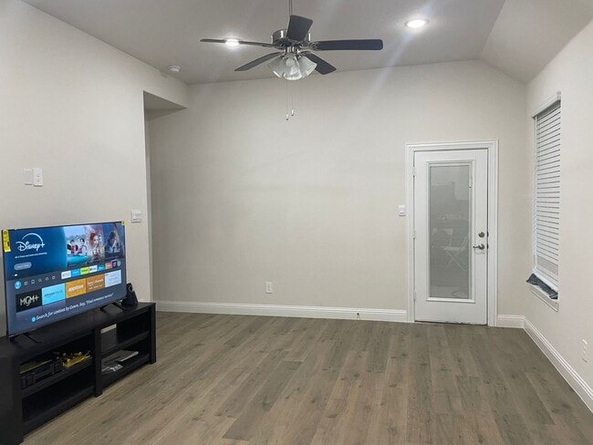 Building Photo - 2516 Sakeena Ct
