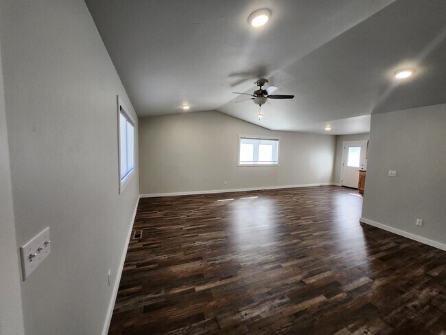 Building Photo - 233 Debs Dr