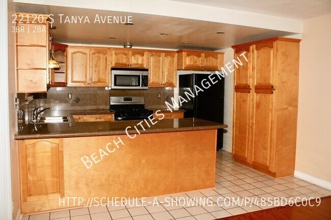 Building Photo - Amazing 3 Bedroom, 2 Bathroom Home with Gr...