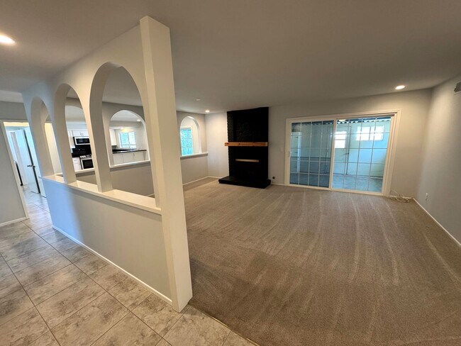 Foto del edificio - Spacious East Ventura 4 Bedroom Home – Sin...