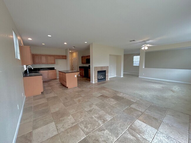 Building Photo - 2216 Cermak Way