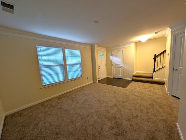 Building Photo - Beautiful Townhome Located in the City Park Community!