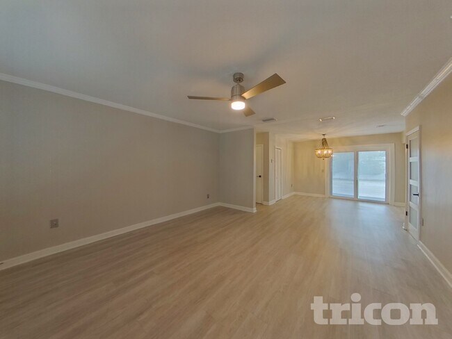 Building Photo - 2317 13th Ave SW