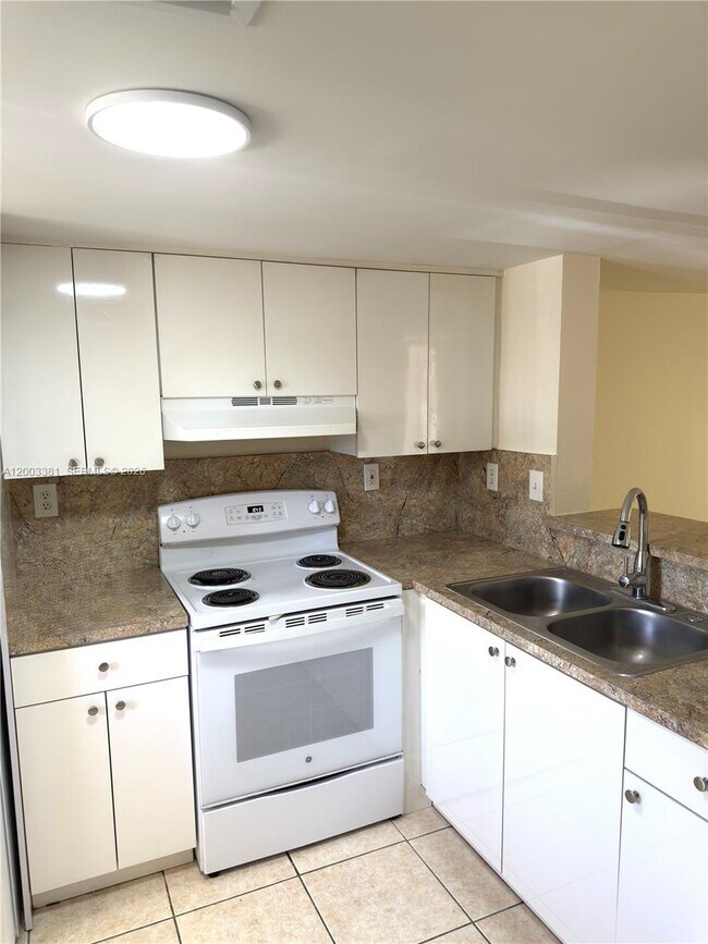 Foto del edificio - 14020 NE 3rd Ct