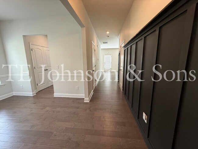 Building Photo - 2925 Grassy Knoll Cir
