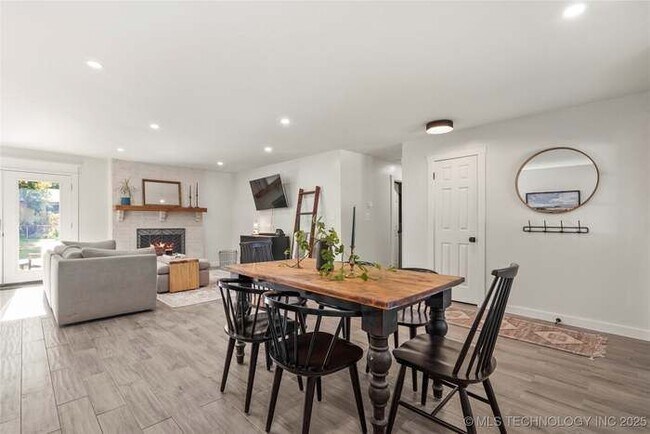 Foto del edificio - 1709 S Date Ave