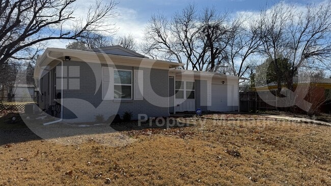 Building Photo - 1202 Valley View Dr