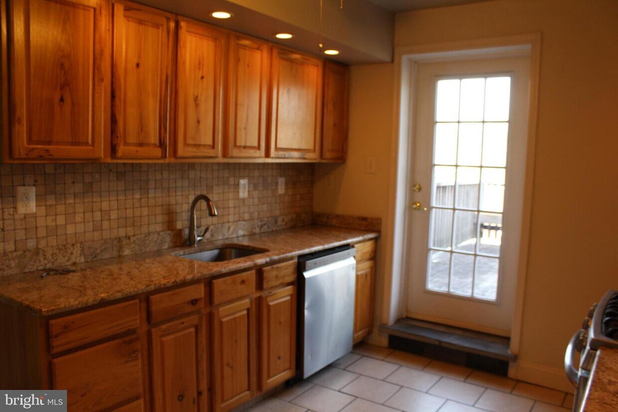 132 Maple St, Conshohocken, PA 19428 House Rental in Conshohocken, PA