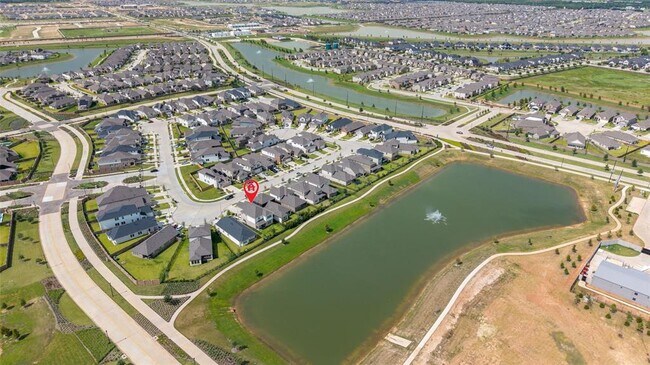 Building Photo - 728 Lake Lacosta Dr