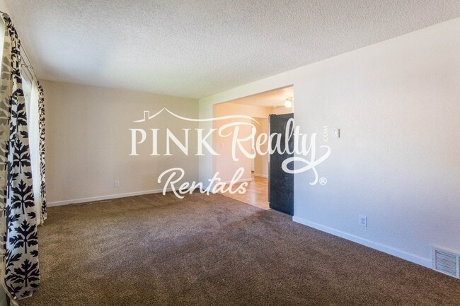 Building Photo - 133 Steven Dr