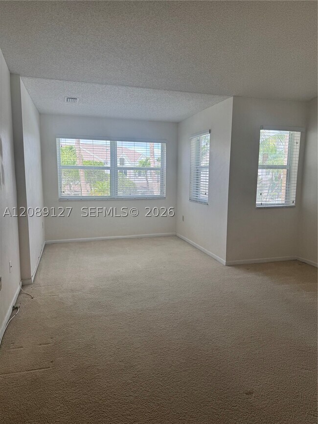 Foto del edificio - 17440 NW 67th Ct