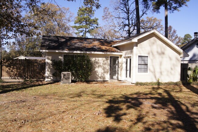 Building Photo - 313 Cedarbrook Dr