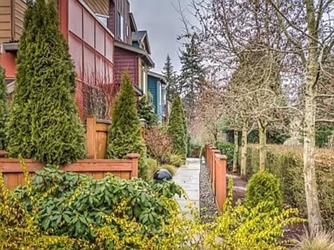 Building Photo - Stylish & Updated Home – 3BR/205BA, AC, Ne...